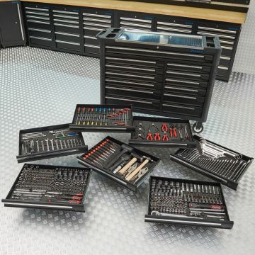 Servante d’atelier 13 tiroirs – chariot à outils roulant 125 cm + 7 jeux d’outils