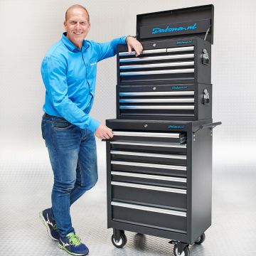 Chariot à outils dans un ensemble de 16 tiroirs - noir