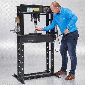 Presse d'atelier hydropneumatique - 45 tonnes + poinçons