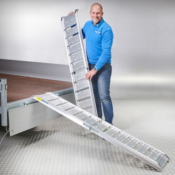 Rampe aluminium pliable 200 kg - 182 cm - 2 pièces